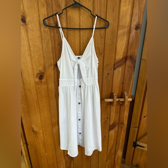 Amazon Dresses & Skirts - Amazon White Sundress